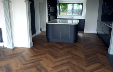Elements-LVT-Rich-Reclaimed-Oak-Herringbone-2